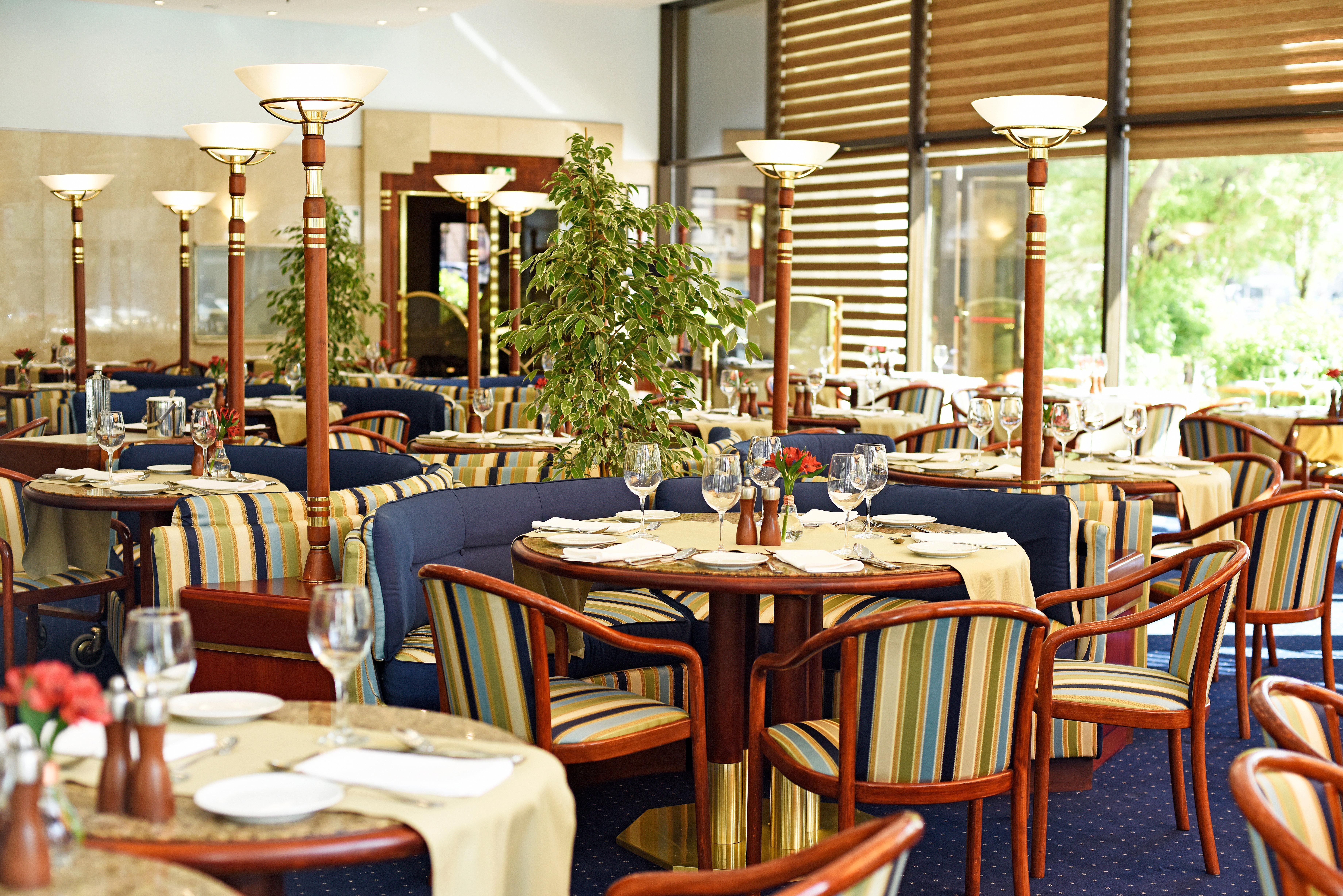 Intercontinental Hotel Bucharest, an IHG Hotel Esterno foto Restaurant