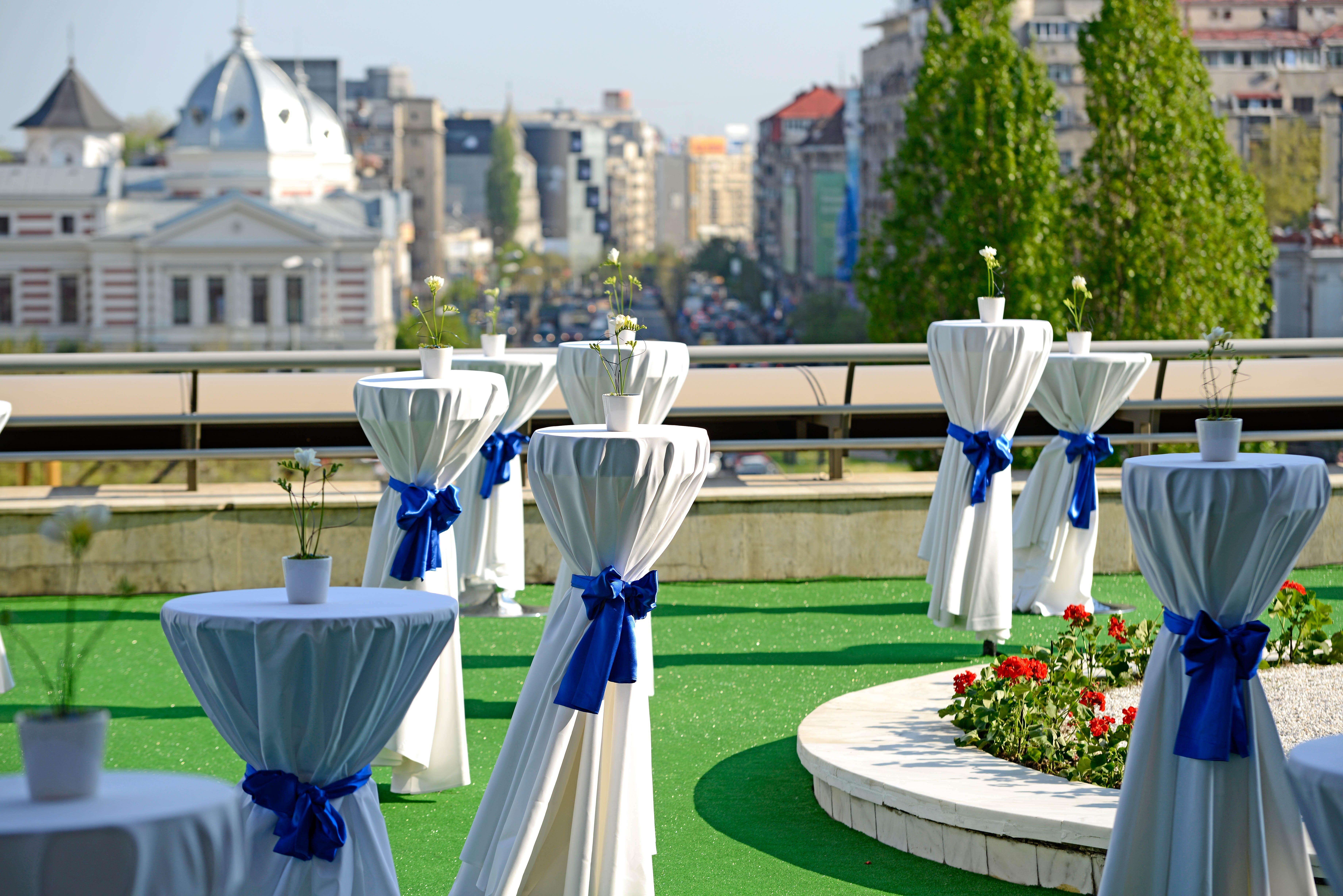 Intercontinental Hotel Bucharest, an IHG Hotel Esterno foto The terrace of the National Museum of Serbia