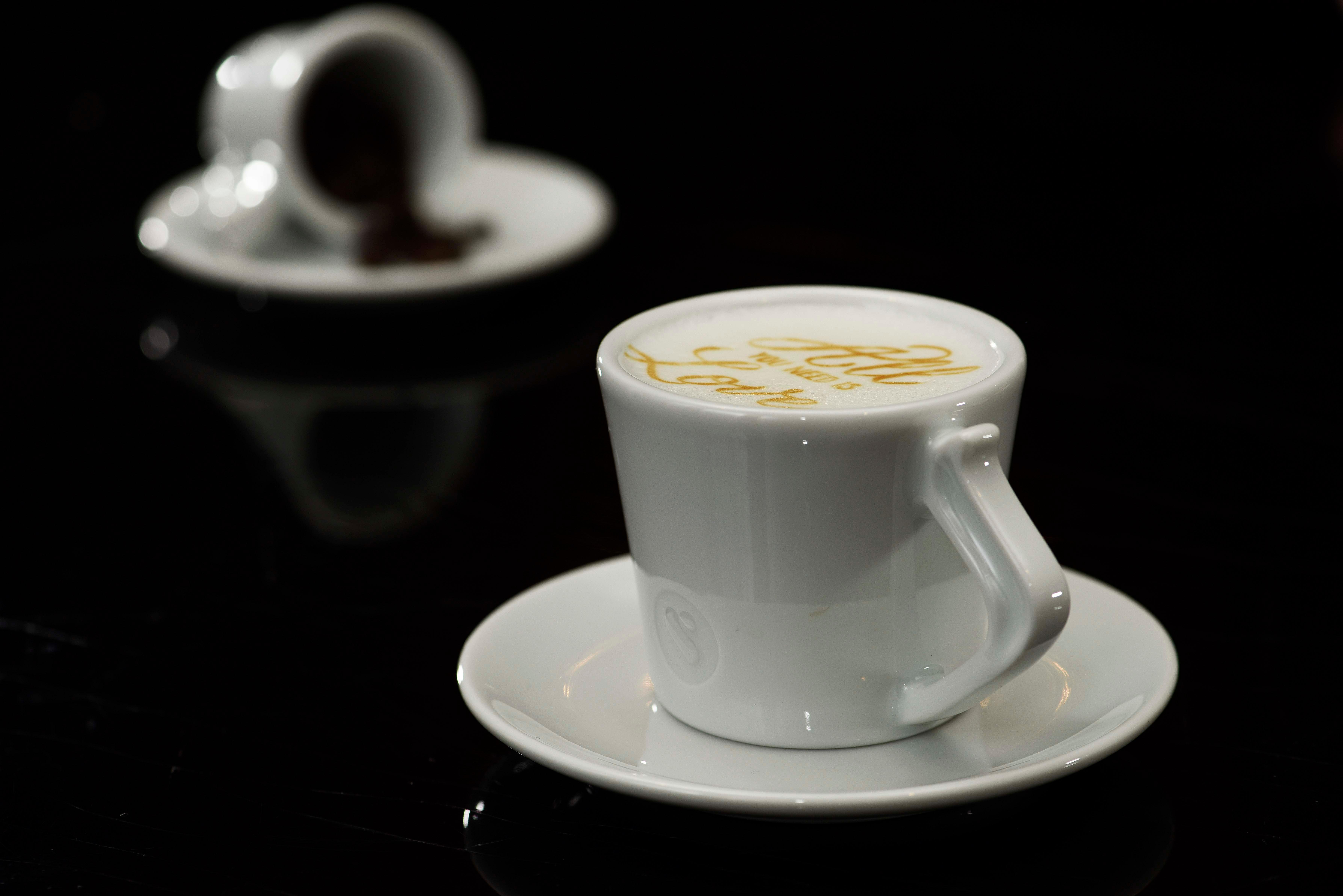 Intercontinental Hotel Bucharest, an IHG Hotel Esterno foto Latte