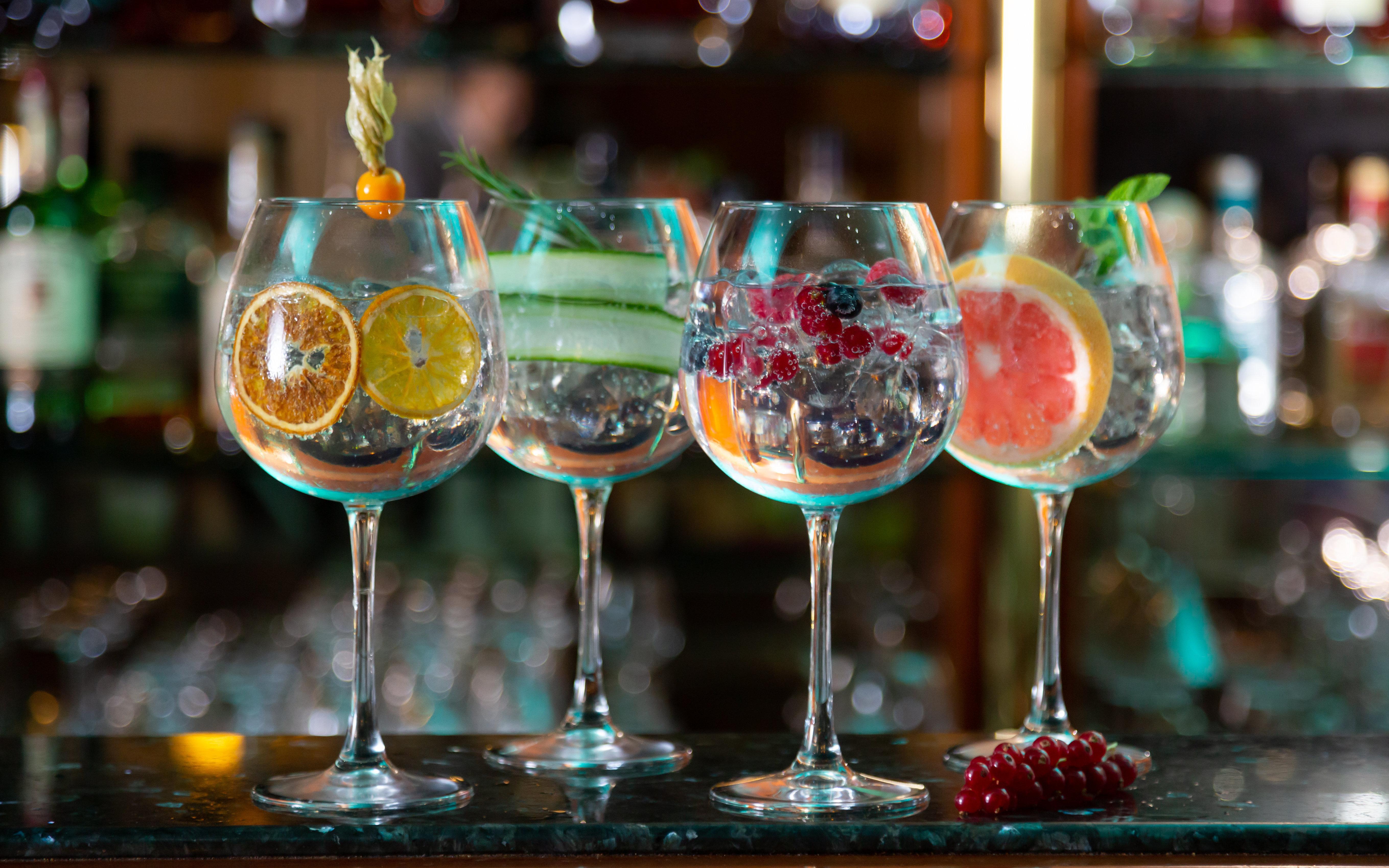 Intercontinental Hotel Bucharest, an IHG Hotel Esterno foto Gin and tonic