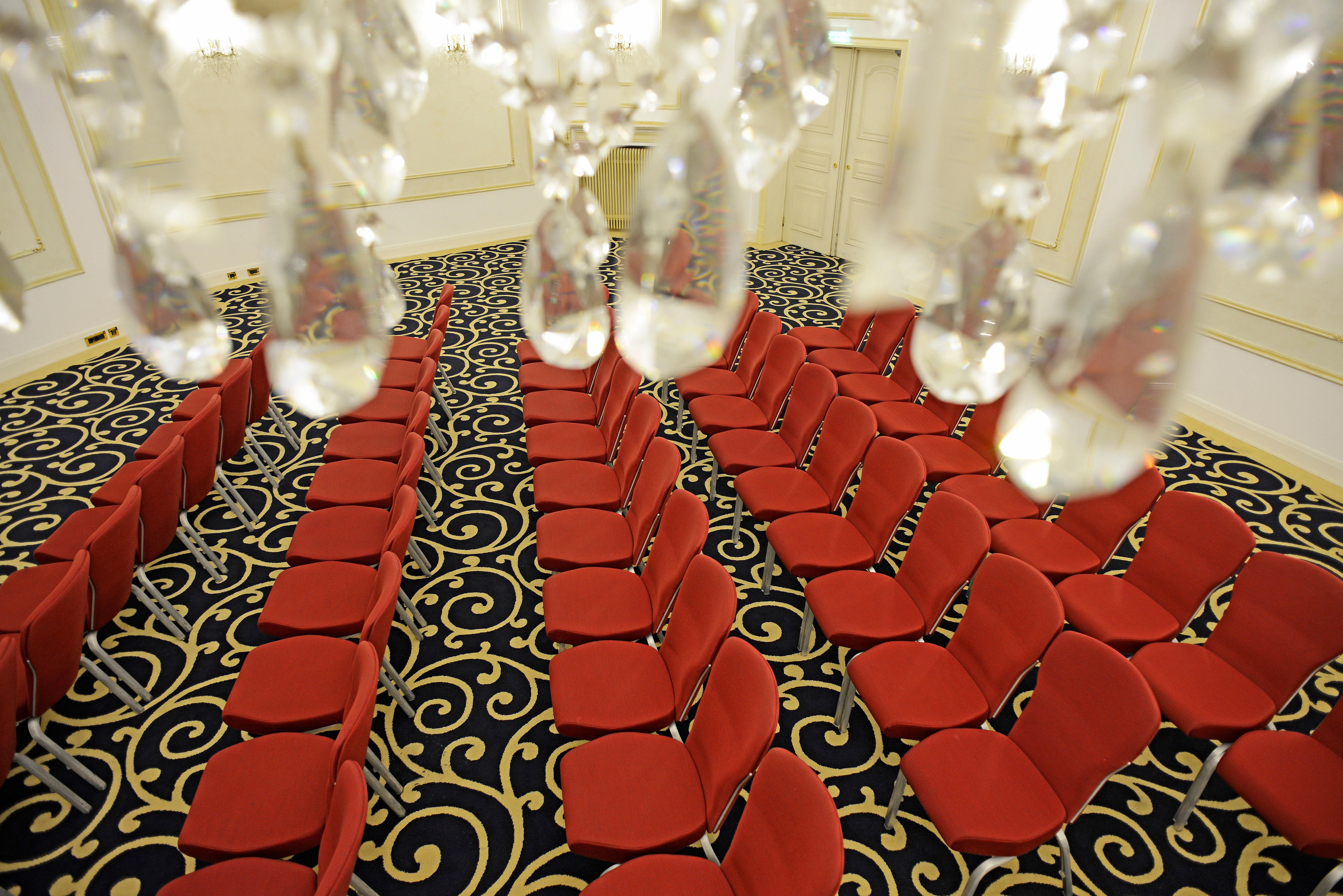 Intercontinental Hotel Bucharest, an IHG Hotel Esterno foto The interior of the theatre