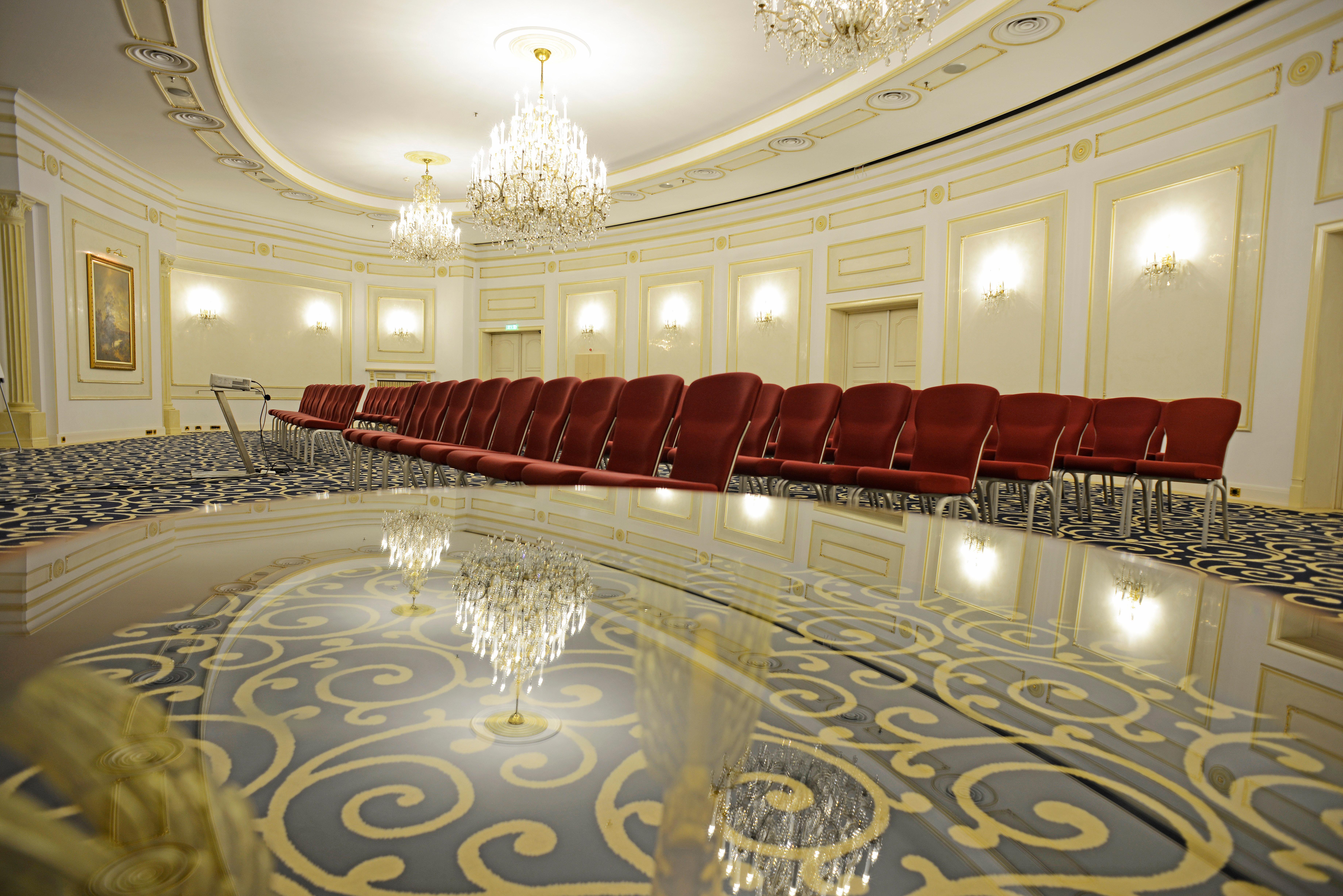 Intercontinental Hotel Bucharest, an IHG Hotel Esterno foto The ballroom
