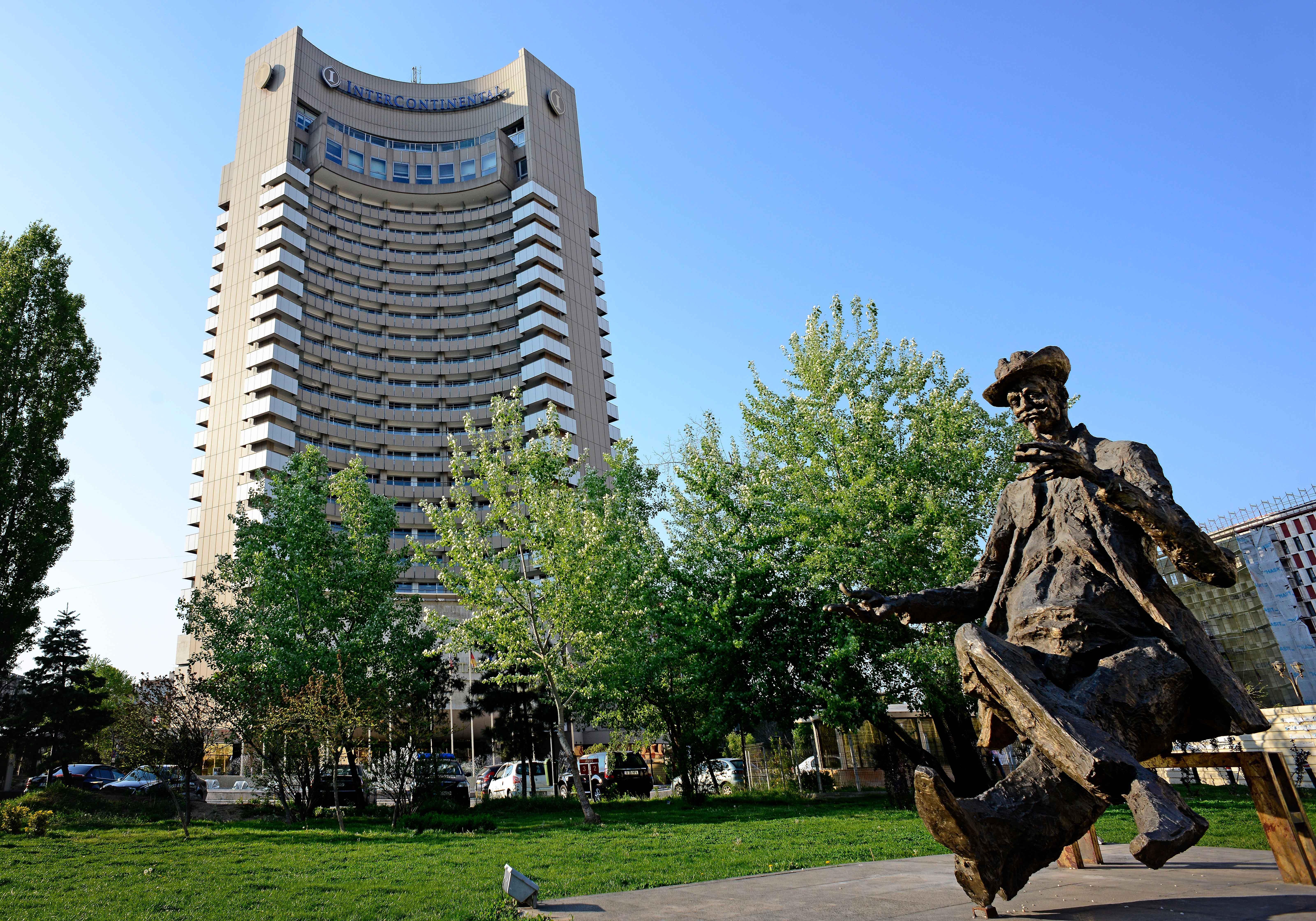 Intercontinental Hotel Bucharest, an IHG Hotel Esterno foto The International Centre