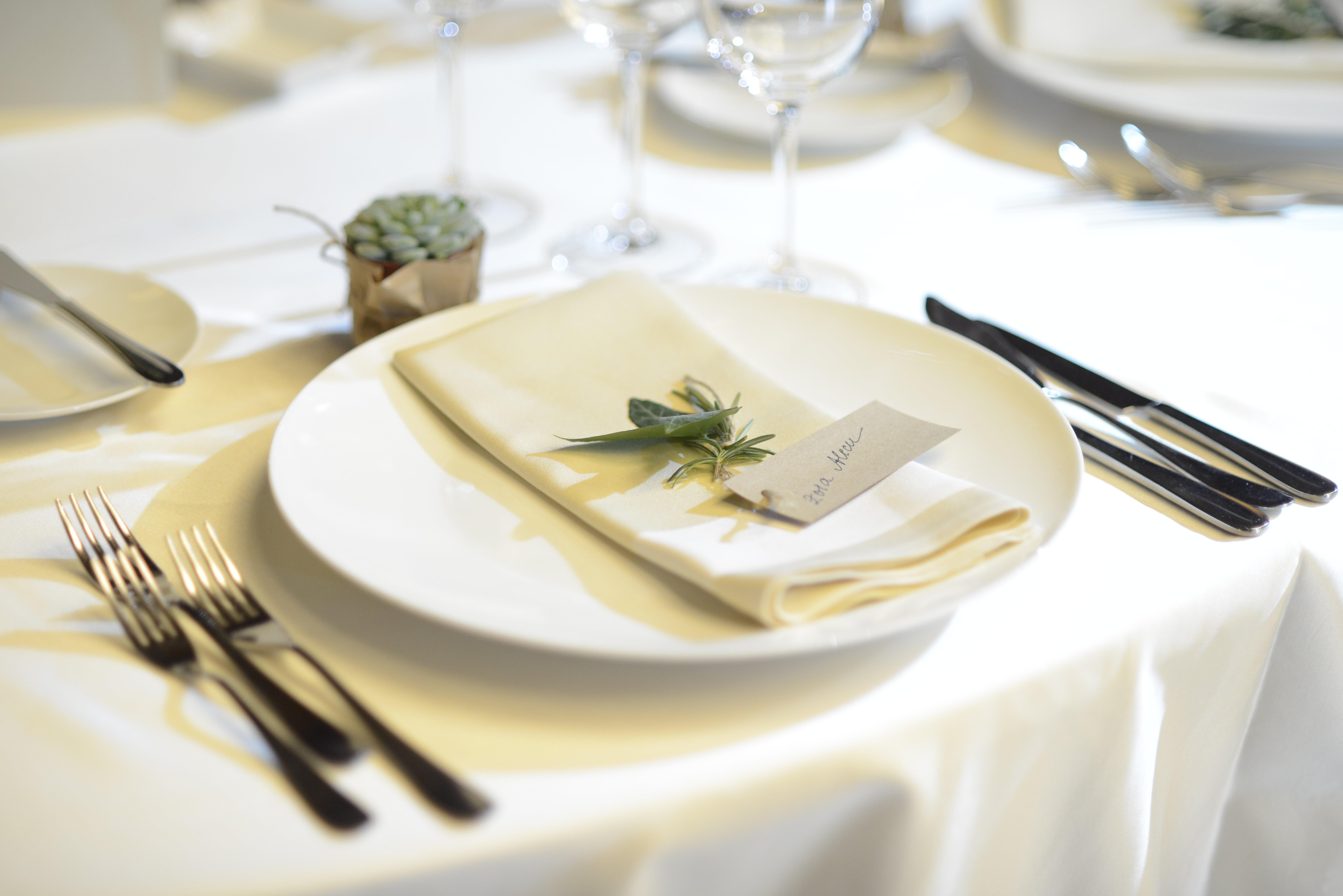 Intercontinental Hotel Bucharest, an IHG Hotel Esterno foto A place setting